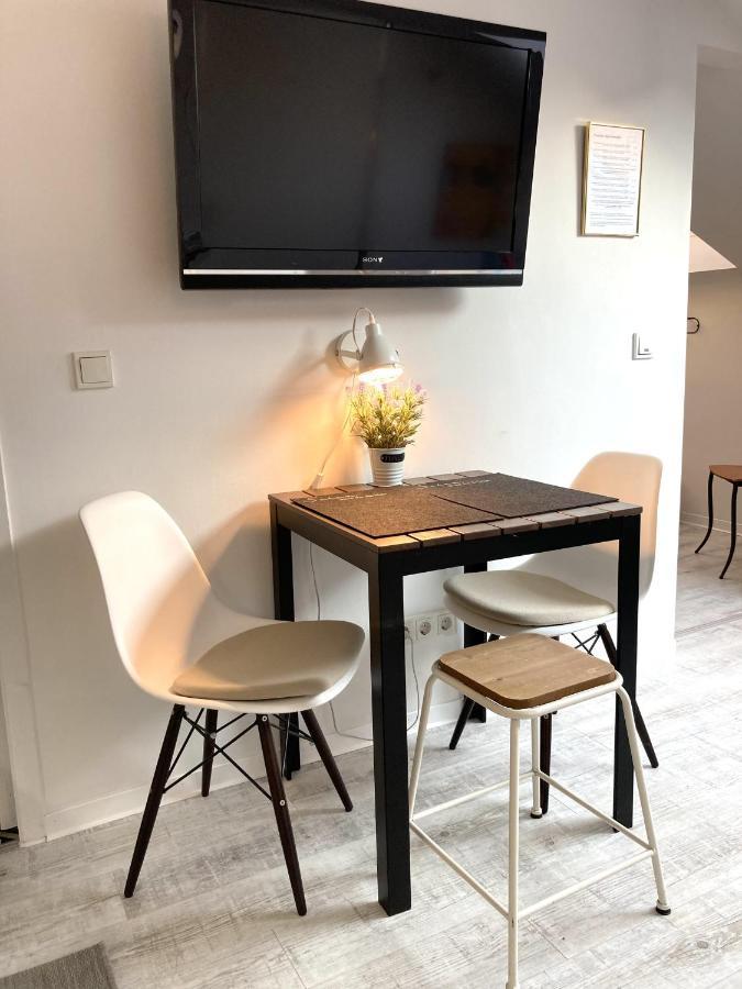Saarpartment S5 Am Staden in Saarbrücken-living in Style mit Küche, Bad, Boxspringbett, WiFi, Parking - 11x in SB Exterior foto