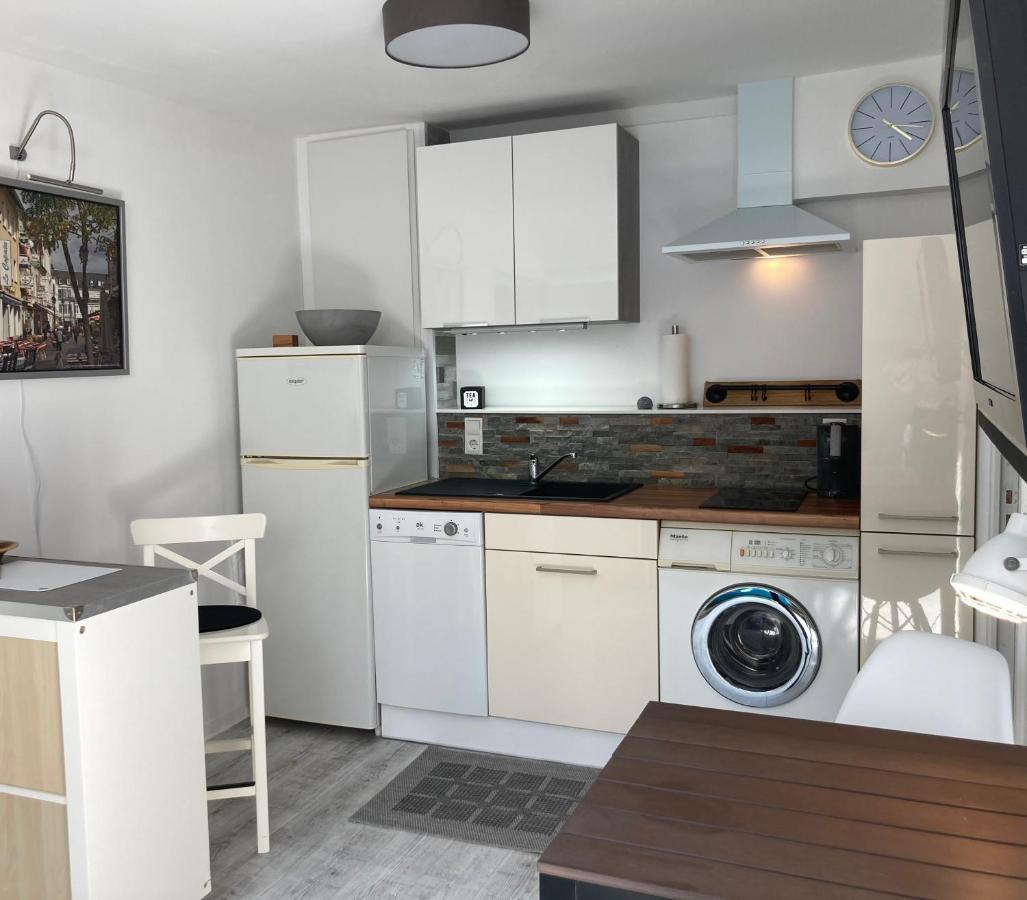 Saarpartment S5 Am Staden in Saarbrücken-living in Style mit Küche, Bad, Boxspringbett, WiFi, Parking - 11x in SB Exterior foto